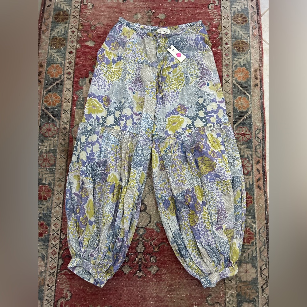 Anthropologie Floral Harem Pants NWT-XS